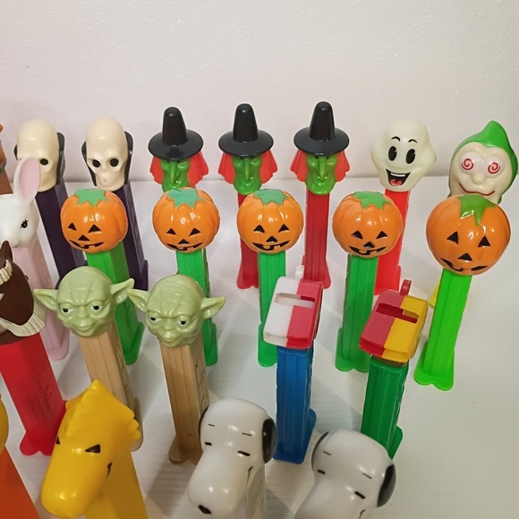56 Piece PEZ Dispenser Collection Lot No Candy Some Vintage Keychains Minis - Picture 11 of 14